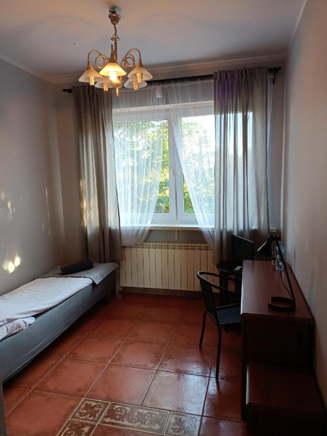 Pokoje Pod Swierkiem Swarzedz Bagian luar foto