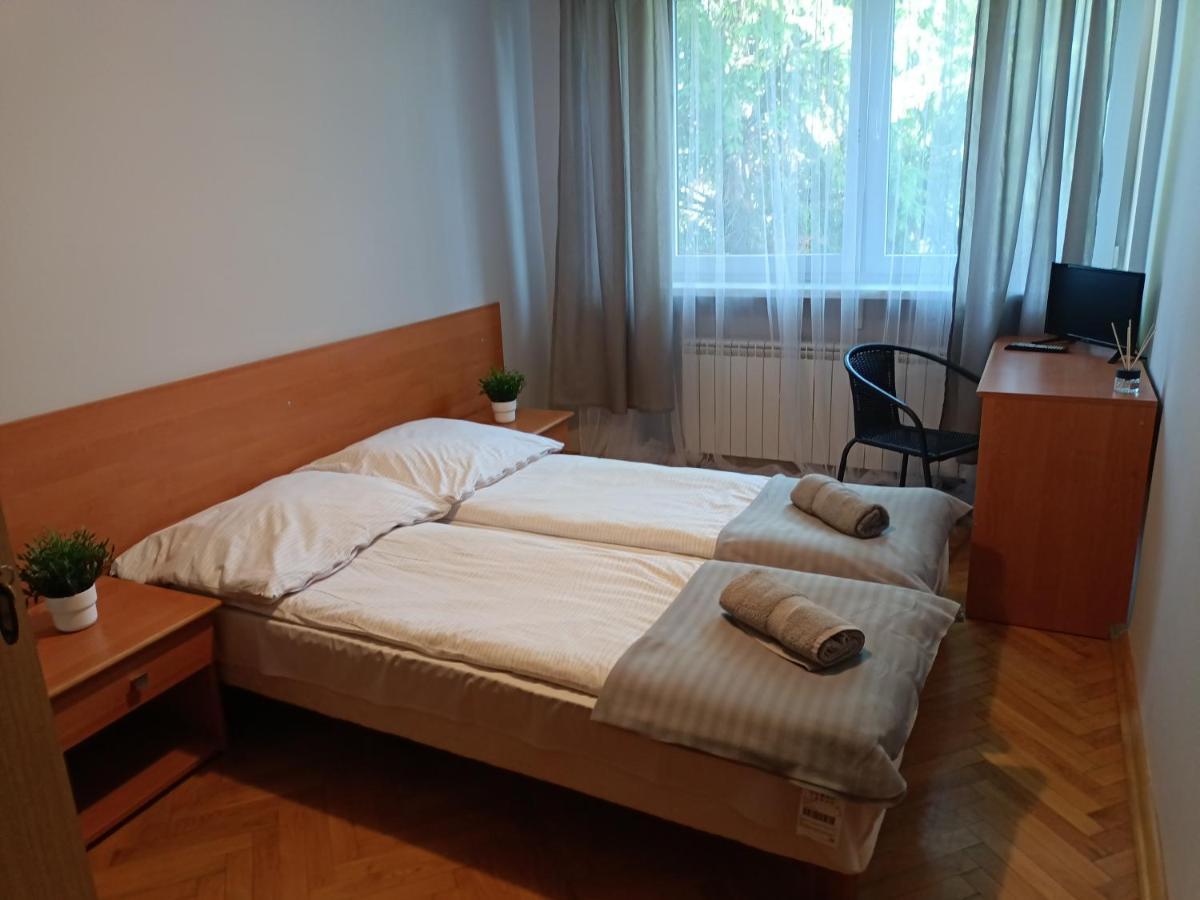 Pokoje Pod Swierkiem Swarzedz Bagian luar foto
