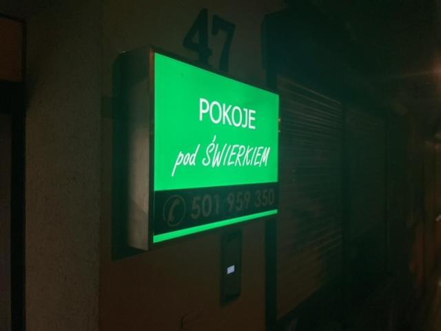 Pokoje Pod Swierkiem Swarzedz Bagian luar foto