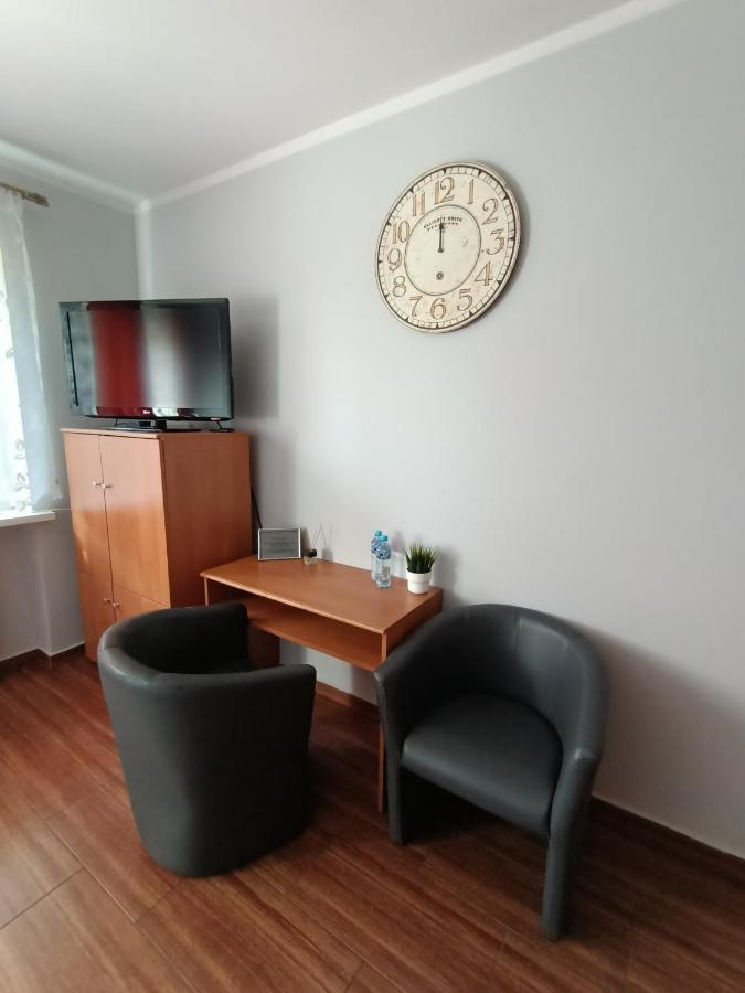 Pokoje Pod Swierkiem Swarzedz Bagian luar foto