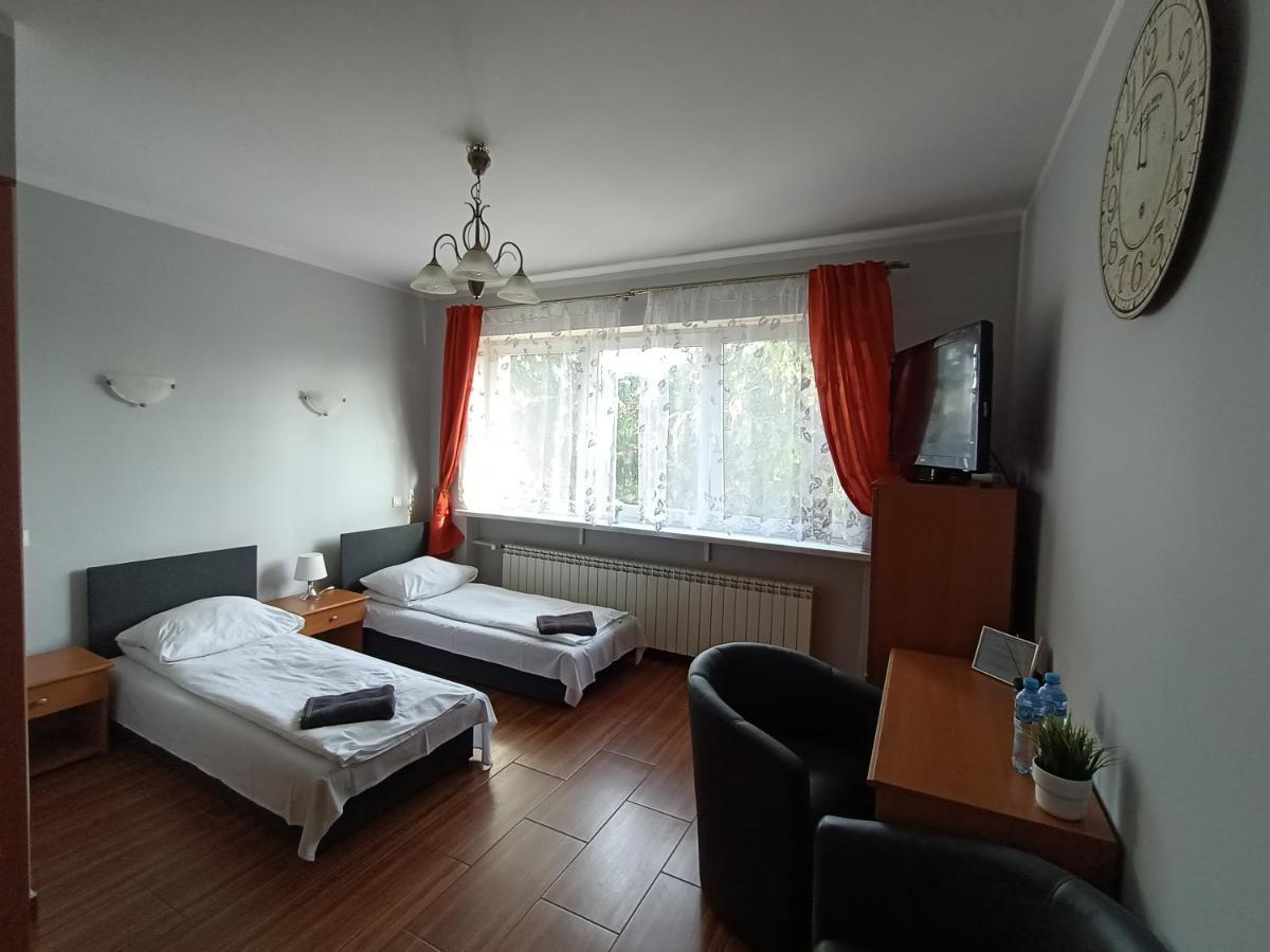 Pokoje Pod Swierkiem Swarzedz Bagian luar foto