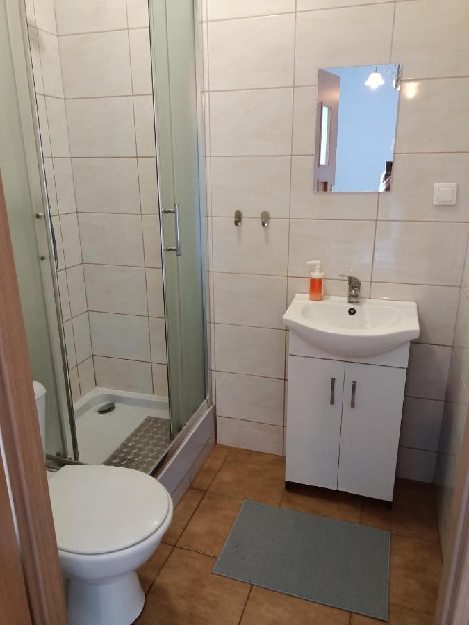 Pokoje Pod Swierkiem Swarzedz Bagian luar foto