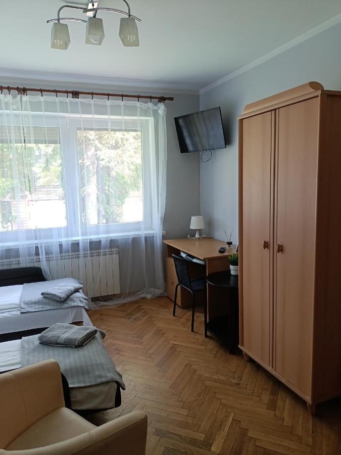 Pokoje Pod Swierkiem Swarzedz Bagian luar foto