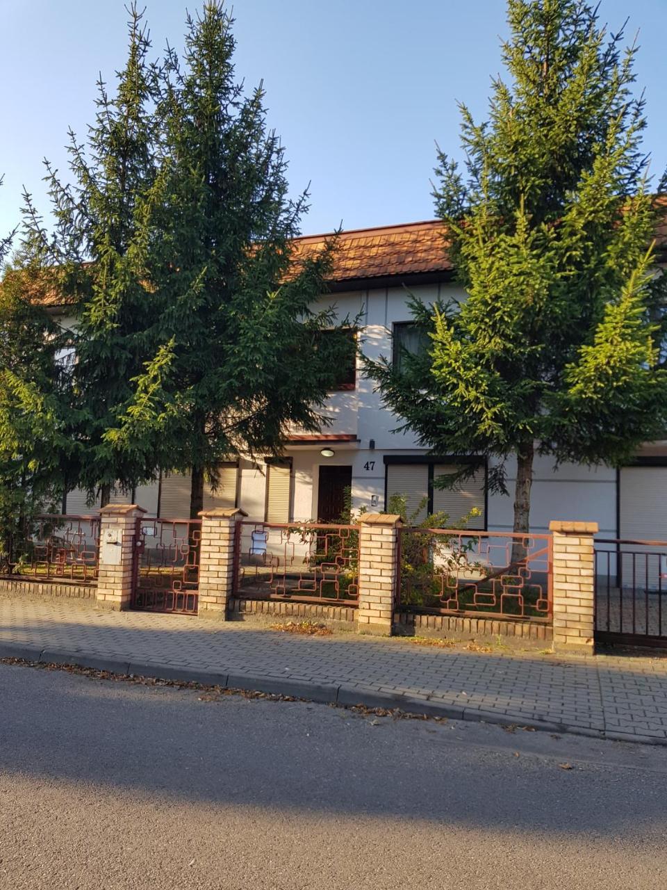 Pokoje Pod Swierkiem Swarzedz Bagian luar foto